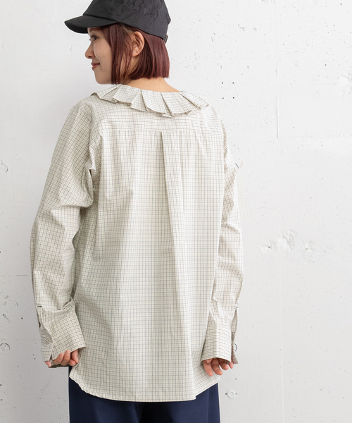 POU DOU DOU（プードゥドゥ）の「ランダムプリーツカラーシャツ（シャツ/ブラウス・レディース・オフホワイト/ベージュ/ダークブラウン・M）」の4枚目の写真