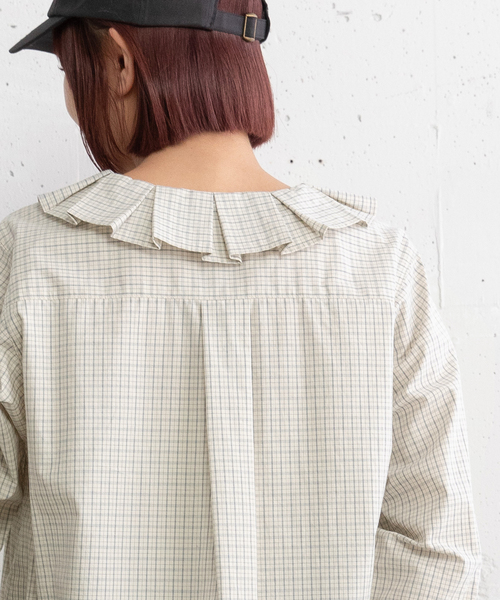 POU DOU DOU（プードゥドゥ）の「ランダムプリーツカラーシャツ（シャツ/ブラウス・レディース・オフホワイト/ベージュ/ダークブラウン・M）」の11枚目の写真