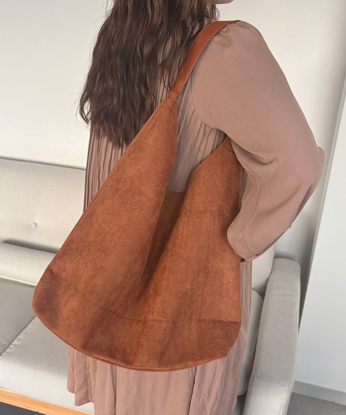 kutir(クティール)の「kutirlune/【ポーチセット】スエードライク ワンハンドルバッグ(トートバッグ・レディース・ブラック/ダークブラウン/キャメル/ベージュ・FREE)」の17枚目の写真