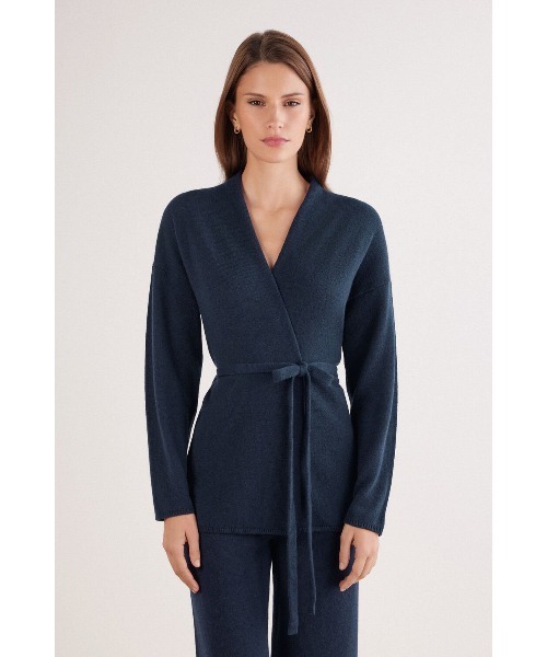 Intimissimi(インティミッシミ)の「CARDIGAN CON CINTURA 100% CASHMERE(カーディガン/ボレロ・レディース・ブラック/ホワイト/ライトベージュ/ヘザーグレー/ブルー・M/L/S/M)」の5枚目の写真