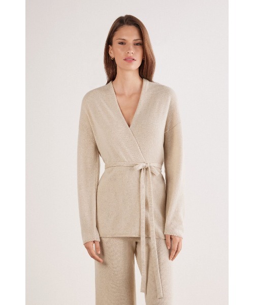 Intimissimi(インティミッシミ)の「CARDIGAN CON CINTURA 100% CASHMERE(カーディガン/ボレロ・レディース・ブラック/ホワイト/ライトベージュ/ヘザーグレー/ブルー・M/L/S/M)」の9枚目の写真