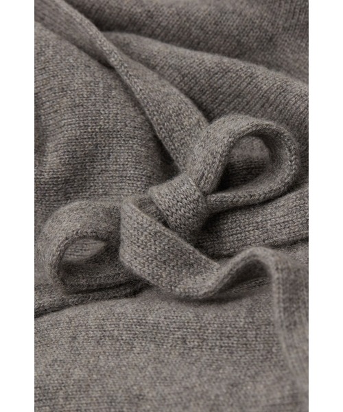 Intimissimi(インティミッシミ)の「CARDIGAN CON CINTURA 100% CASHMERE(カーディガン/ボレロ・レディース・ブラック/ホワイト/ライトベージュ/ヘザーグレー/ブルー・M/L/S/M)」の8枚目の写真