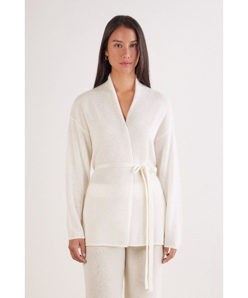 Intimissimi(インティミッシミ)の「CARDIGAN CON CINTURA 100% CASHMERE(カーディガン/ボレロ・レディース・ブラック/ホワイト/ライトベージュ/ヘザーグレー/ブルー・M/L/S/M)」の15枚目の写真
