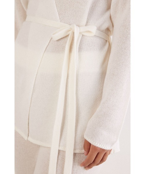 Intimissimi(インティミッシミ)の「CARDIGAN CON CINTURA 100% CASHMERE(カーディガン/ボレロ・レディース・ブラック/ホワイト/ライトベージュ/ヘザーグレー/ブルー・M/L/S/M)」の16枚目の写真