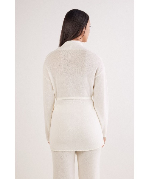 Intimissimi(インティミッシミ)の「CARDIGAN CON CINTURA 100% CASHMERE(カーディガン/ボレロ・レディース・ブラック/ホワイト/ライトベージュ/ヘザーグレー/ブルー・M/L/S/M)」の17枚目の写真
