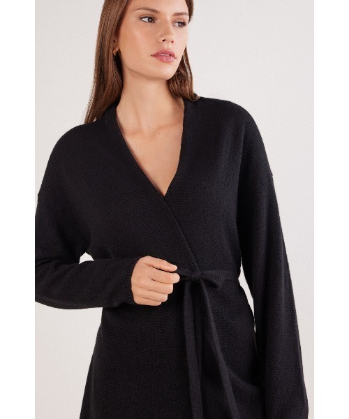 Intimissimi(インティミッシミ)の「CARDIGAN CON CINTURA 100% CASHMERE(カーディガン/ボレロ・レディース・ブラック/ホワイト/ライトベージュ/ヘザーグレー/ブルー・M/L/S/M)」の21枚目の写真