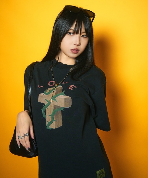 Subciety(サブサエティ)の「【WOMEN】Thorn cross tee(Tシャツ/カットソー・レディース・バーガンディー/ホワイト/ブラック・FREE)」の1枚目の写真