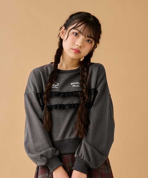 by LOVEiT（バイラビット）の「レースつきプルオーバー（スウェット・キッズ・ブルーグレー/ホワイト系その他/チャコール・160cm/150cm/130cm/120cm/140cm）」の2枚目の写真