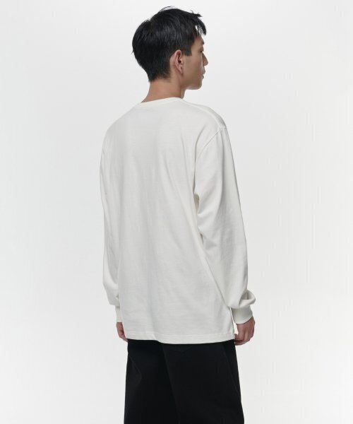 MUSINSA STANDARD（ムシンサスタンダード）の「クルーネック長袖Tシャツ[クリーム]（Tシャツ/カットソー・メンズ・その他・MEDIUM/LARGE/X-LARGE/XX-LARGE/XXX-LARGE/SMALL）」の3枚目の写真