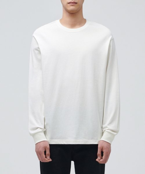 MUSINSA STANDARD（ムシンサスタンダード）の「クルーネック長袖Tシャツ[クリーム]（Tシャツ/カットソー・メンズ・その他・MEDIUM/LARGE/X-LARGE/XX-LARGE/XXX-LARGE/SMALL）」の6枚目の写真