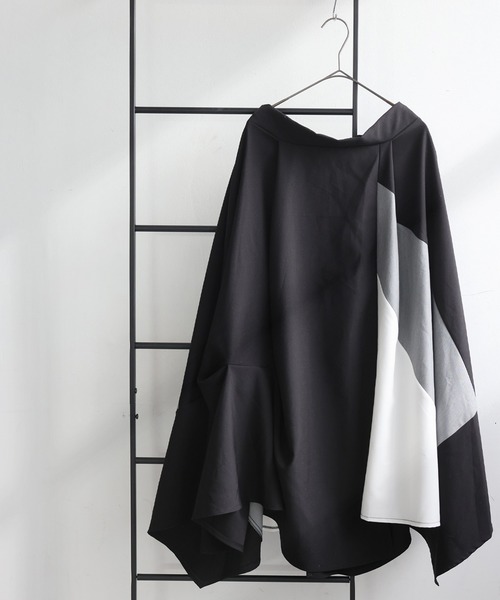 antiqua(アンティカ)の「切替 配色 アシンメトリー ロングスカート(スカート・レディース・ブラック・ONESIZE)」の6枚目の写真