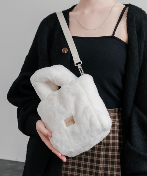 THE NORTH FACE(ザノースフェイス)の「日本未展開モデル THE NORTH FACE ザ・ノースフェイス WHITE LABEL ホワイトレーベル PLUMPY TOTE BAG MINI FUR/2WAYミニバッグ(ショルダーバッグ・レディース・ホワイト/ブラック・FREE)」の5枚目の写真