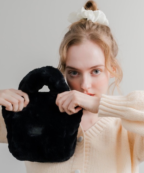 THE NORTH FACE(ザノースフェイス)の「日本未展開モデル THE NORTH FACE ザ・ノースフェイス WHITE LABEL ホワイトレーベル PLUMPY TOTE BAG MINI FUR/2WAYミニバッグ(ショルダーバッグ・レディース・ホワイト/ブラック・FREE)」の12枚目の写真