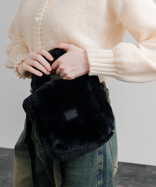 THE NORTH FACE(ザノースフェイス)の「日本未展開モデル THE NORTH FACE ザ・ノースフェイス WHITE LABEL ホワイトレーベル PLUMPY TOTE BAG MINI FUR/2WAYミニバッグ(ショルダーバッグ・レディース・ホワイト/ブラック・FREE)」の13枚目の写真
