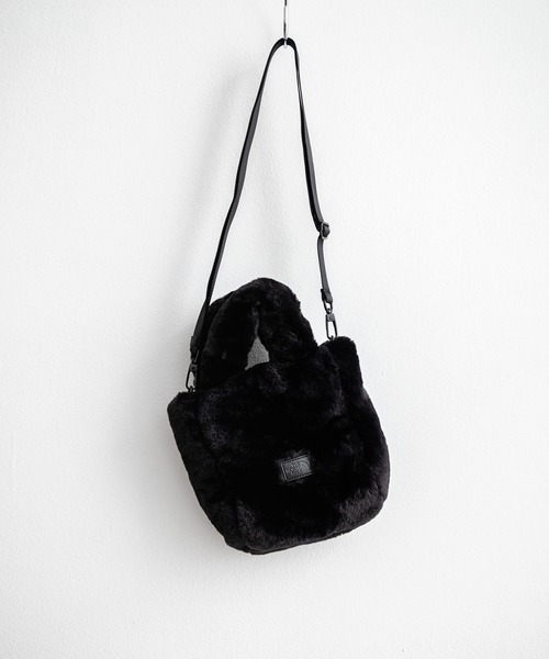 THE NORTH FACE(ザノースフェイス)の「日本未展開モデル THE NORTH FACE ザ・ノースフェイス WHITE LABEL ホワイトレーベル PLUMPY TOTE BAG MINI FUR/2WAYミニバッグ(ショルダーバッグ・レディース・ホワイト/ブラック・FREE)」の22枚目の写真