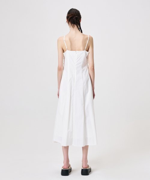 ETMON(エトモン)の「Slip Heart Neck Shirring Dress, White(ワンピース・レディース・その他・MEDIUM/SMALL)」の6枚目の写真