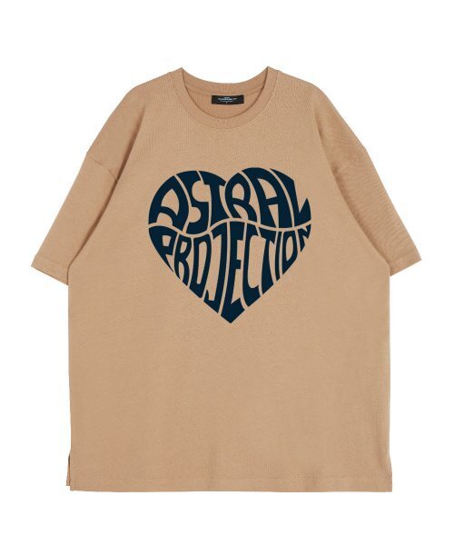 ASTRAL PROJECTION(アストラルプロジェクション)の「ビッグハートロゴラウンドネック15番手コットン半袖Tシャツ_ベージュ(Tシャツ/カットソー・レディース・その他・LARGE/MEDIUM/X-LARGE)」の2枚目の写真
