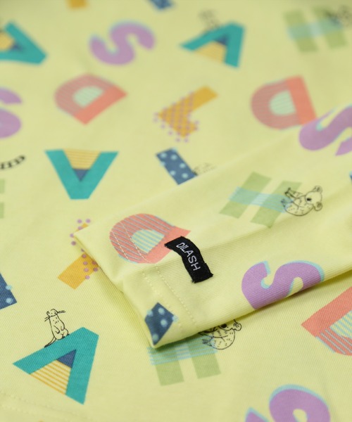 DILASH（ディラッシュ）の「（お揃い可）アルファベット総柄 長袖Tシャツ（Tシャツ/カットソー・キッズ・イエロー/オフホワイト・80/90/100/120/130/110）」の6枚目の写真