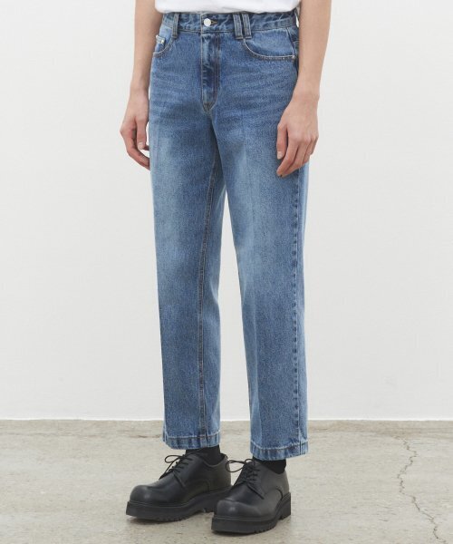 DECET(デケト)の「Dawn Cropped Tapered Jeans DCPT001Blue(デニムパンツ・レディース・その他・26/28/32/30)」の1枚目の写真