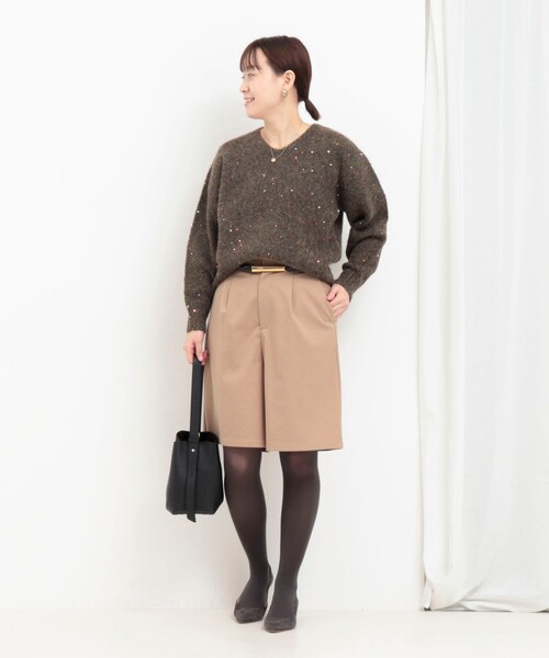 MICO COULIER（ミコクリエ）の「カラフルスパンコールVネックプルオーバー（ニット/セーター・レディース・グリーン系その他/ピンク系その他/グレー系その他・38）」の8枚目の写真