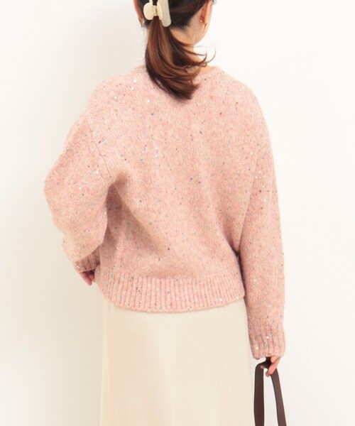 MICO COULIER（ミコクリエ）の「カラフルスパンコールVネックプルオーバー（ニット/セーター・レディース・グリーン系その他/ピンク系その他/グレー系その他・38）」の21枚目の写真