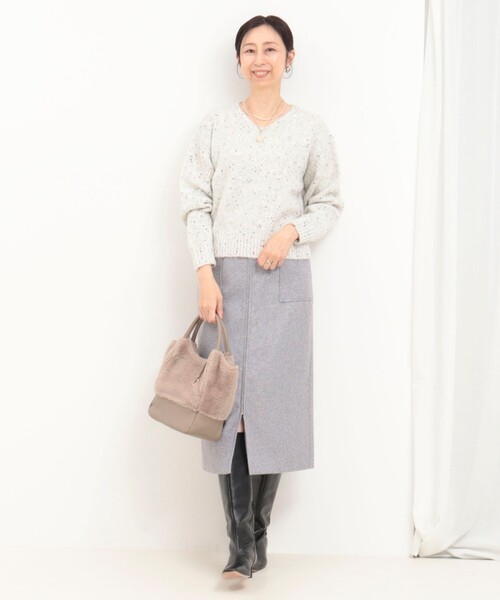 MICO COULIER（ミコクリエ）の「カラフルスパンコールVネックプルオーバー（ニット/セーター・レディース・グリーン系その他/ピンク系その他/グレー系その他・38）」の22枚目の写真