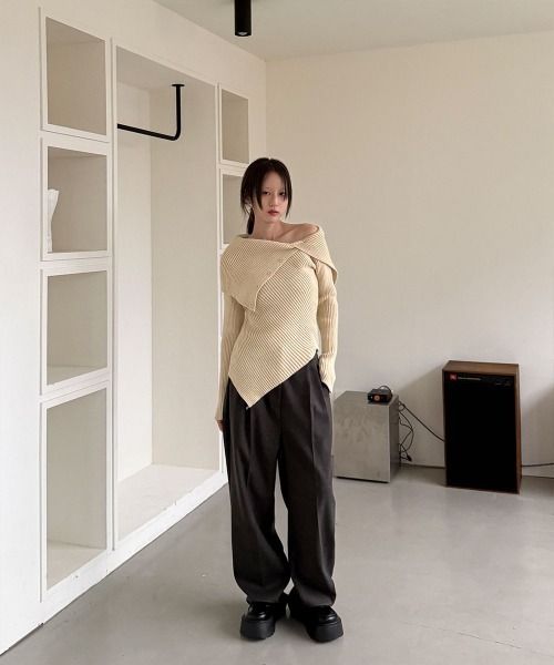 4INT.(フォイント)の「ツータック ワイド スラックス(スラックス・レディース・ブラウン/チャコール/ブラック・M/L/S)」の12枚目の写真