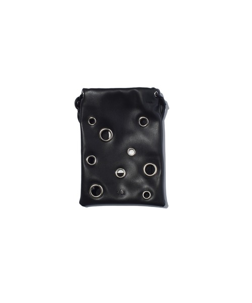 F/CE. （エフシーイー）の「F/CE. TECH LEATHER EYELET POCHETTE / エフシーイー テックレザー アイレット ポシェット（ショルダーバッグ・レディース・ベージュ/ブラック/シルバー・FREE）」の2枚目の写真