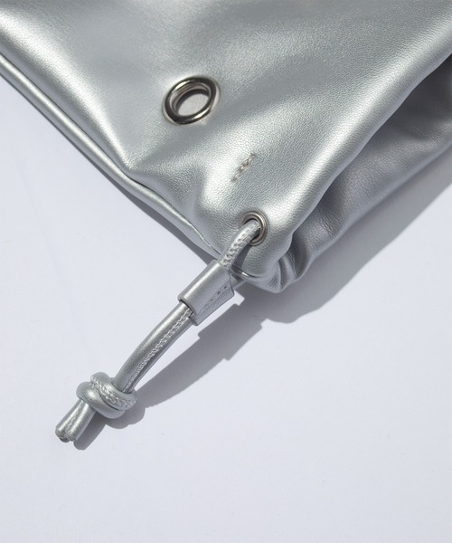 F/CE. （エフシーイー）の「F/CE. TECH LEATHER EYELET POCHETTE / エフシーイー テックレザー アイレット ポシェット（ショルダーバッグ・レディース・ベージュ/ブラック/シルバー・FREE）」の12枚目の写真