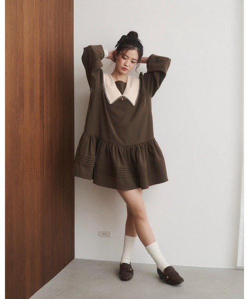 moi tytto（モイテュット）の「スカラップビックカラーワンピース（ワンピース・レディース・グレー/ブラウン/ブラック・FREE/SMALL）」の3枚目の写真