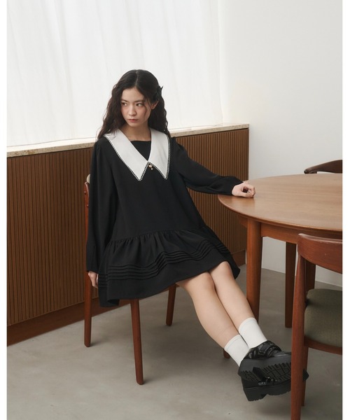 moi tytto（モイテュット）の「スカラップビックカラーワンピース（ワンピース・レディース・グレー/ブラウン/ブラック・FREE/SMALL）」の6枚目の写真