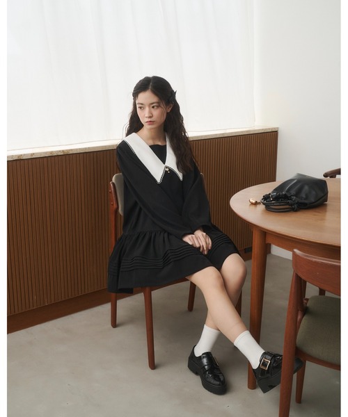 moi tytto（モイテュット）の「スカラップビックカラーワンピース（ワンピース・レディース・グレー/ブラウン/ブラック・FREE/SMALL）」の7枚目の写真