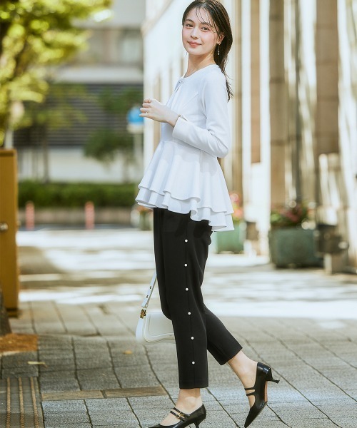 nissen（ニッセン）の「【入学式・卒業式】カットジョーゼットペプラムブラウス+パール調ボタンデザインテーパードパンツセットアップ＜大きいサイズ有＞（スーツセット・レディース・ブラック/ホワイト系その他/ネイビー・3L/LL/L/M/S）」の21枚目の写真