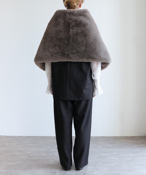 reca（レカ）の「ファーケープ（ストール/ショール・レディース・グレー/ベージュ・ONE SIZE）」の11枚目の写真