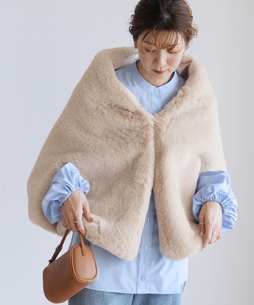 reca（レカ）の「ファーケープ（ストール/ショール・レディース・グレー/ベージュ・ONE SIZE）」の3枚目の写真