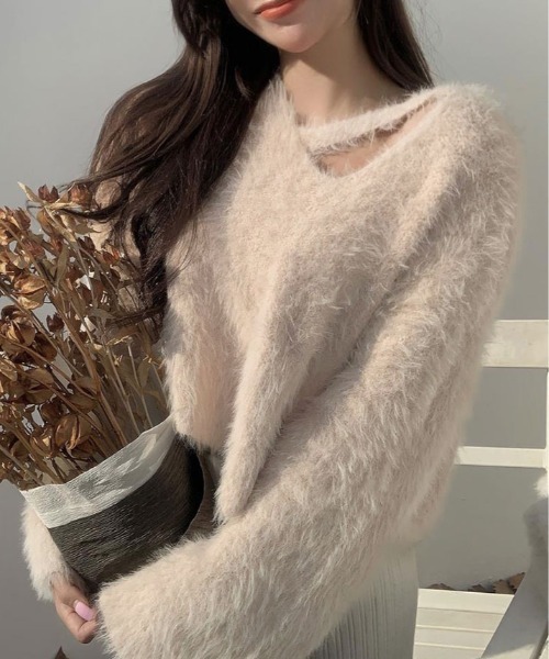 kirakiraShop(キラキラショップ)の「シャギー Vネック クロップ ドニット トップス(ニット/セーター・レディース・ブラック/グレー/ベージュ/パープル/ホワイト/ピンク・FREE)」の4枚目の写真