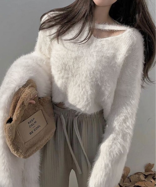 kirakiraShop(キラキラショップ)の「シャギー Vネック クロップ ドニット トップス(ニット/セーター・レディース・ブラック/グレー/ベージュ/パープル/ホワイト/ピンク・FREE)」の2枚目の写真