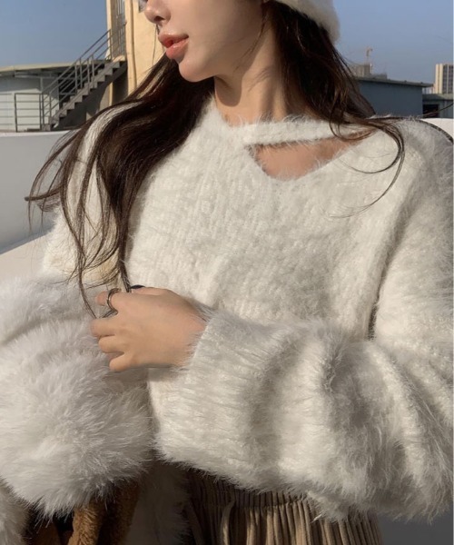 kirakiraShop(キラキラショップ)の「シャギー Vネック クロップ ドニット トップス(ニット/セーター・レディース・ブラック/グレー/ベージュ/パープル/ホワイト/ピンク・FREE)」の10枚目の写真