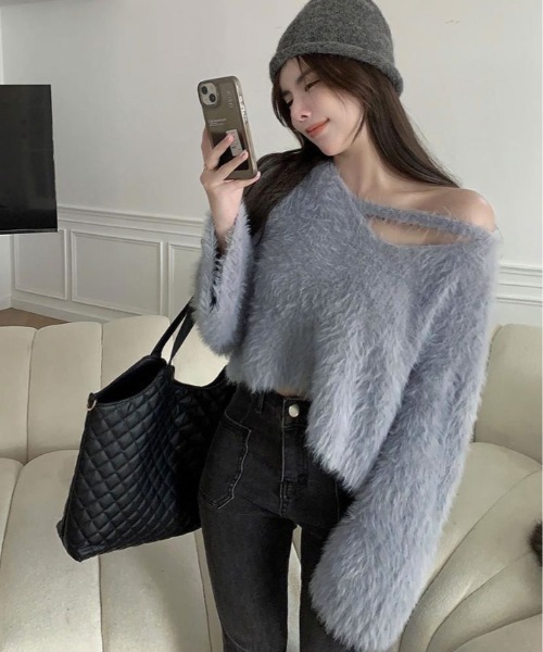 kirakiraShop(キラキラショップ)の「シャギー Vネック クロップ ドニット トップス(ニット/セーター・レディース・ブラック/グレー/ベージュ/パープル/ホワイト/ピンク・FREE)」の20枚目の写真