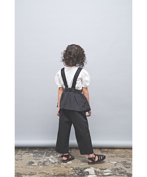 maarook（マルーク）の「カルゼストレッチペプラムサロペットパンツ（サロペット/オーバーオール・キッズ・ブラック/ホワイト・160cm/150cm/140cm）」の10枚目の写真
