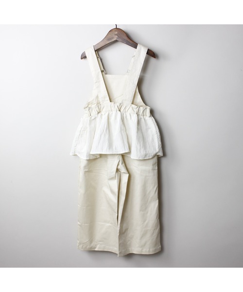 maarook（マルーク）の「カルゼストレッチペプラムサロペットパンツ（サロペット/オーバーオール・キッズ・ブラック/ホワイト・160cm/150cm/140cm）」の4枚目の写真