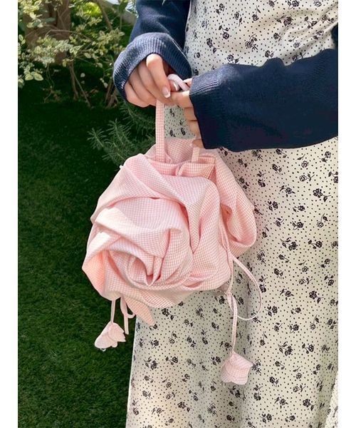 LILY BROWN（リリーブラウン）の「[L.B CANDY STOCK]3Dフラワーバッグ（ハンドバッグ・レディース・ブラック/ホワイト/ピンク・F）」の3枚目の写真