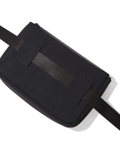 COVERNAT（カバーナット）の「アーチロゴベルトバッグブラック（ボディバッグ/ウエストポーチ・レディース・その他・FREE）」の4枚目の写真