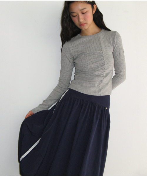 RONRON（ロンロン）の「LACE TRIM SMOKED PUMPKIN MIDI SKIRT NAVY（スカート・レディース・その他・FREE）」の2枚目の写真