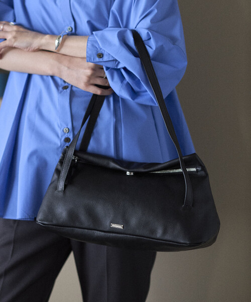 Firsthand(ファーストハンド)の「Firsthand/ファーストハンド レザーフラップ ショルダーバッグ / 牛革 / 撥水レザー(ショルダーバッグ・レディース・ベージュ/ブラック・ONE SIZE)」の5枚目の写真