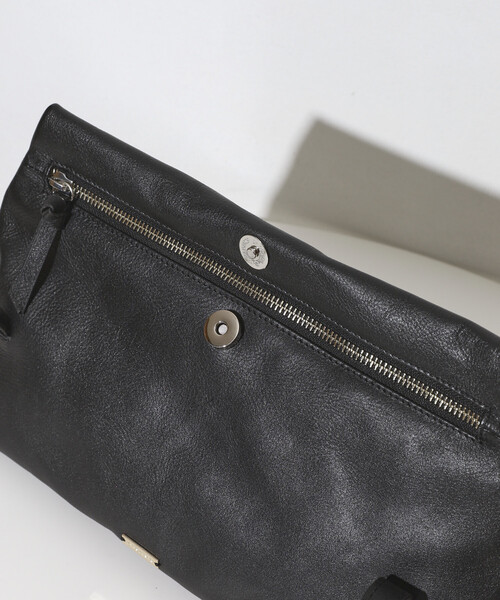 Firsthand(ファーストハンド)の「Firsthand/ファーストハンド レザーフラップ ショルダーバッグ / 牛革 / 撥水レザー(ショルダーバッグ・レディース・ベージュ/ブラック・ONE SIZE)」の20枚目の写真