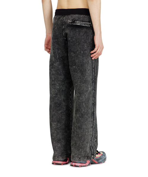 DIESEL(ディーゼル)の「メンズ パンツ P-ALT(スウェットパンツ・メンズ・ブラック系その他・XX-SMALL/X-SMALL/LARGE/MEDIUM/SMALL)」の3枚目の写真