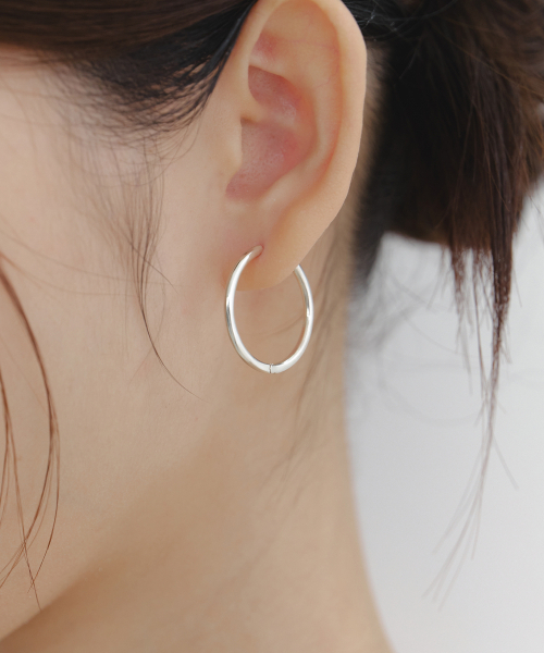 BYWEEKEND(バイウィーケンド)の「Basic ring earring_25mm(ピアス(両耳用)・レディース・その他・25mm)」の1枚目の写真