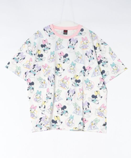 Disney(ディズニー)の「親子お揃い ディズニー WEB限定 パステル総柄Tシャツ 1332A(Tシャツ/カットソー・レディース・その他9/ブラック×レッド・ユニセックスS/ユニセックスM/ユニセックスL/ユニセックスXL)」の4枚目の写真