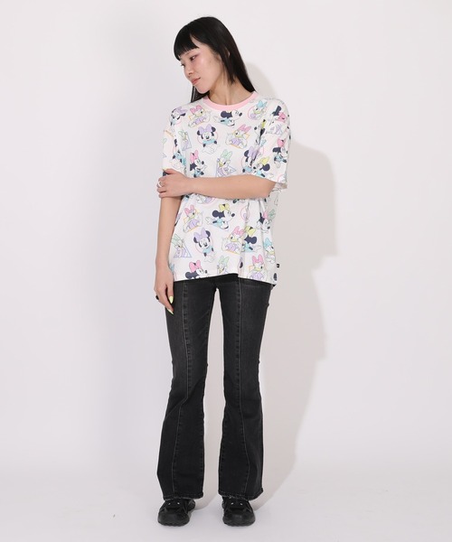 Disney(ディズニー)の「親子お揃い ディズニー WEB限定 パステル総柄Tシャツ 1332A(Tシャツ/カットソー・レディース・その他9/ブラック×レッド・ユニセックスS/ユニセックスM/ユニセックスL/ユニセックスXL)」の8枚目の写真
